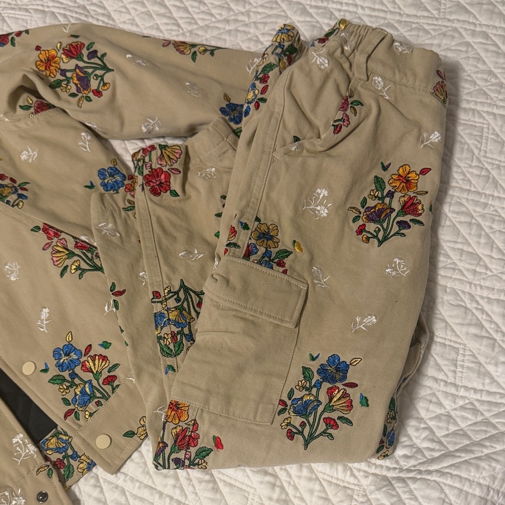 Kith Kids Matching Set - Tan with Multicolor Floral - Picture 3 of 3
